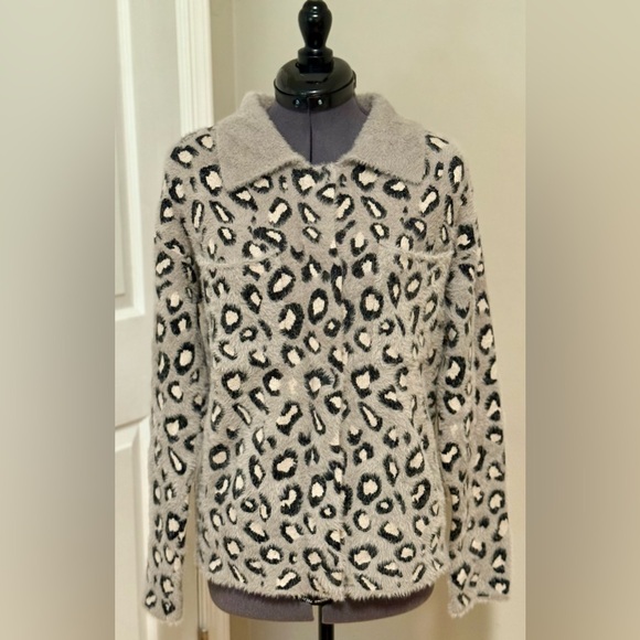 Rachel Zoe Sweaters - Gently Worn Rachel Zoe Leopard Print Button Up Cardigan